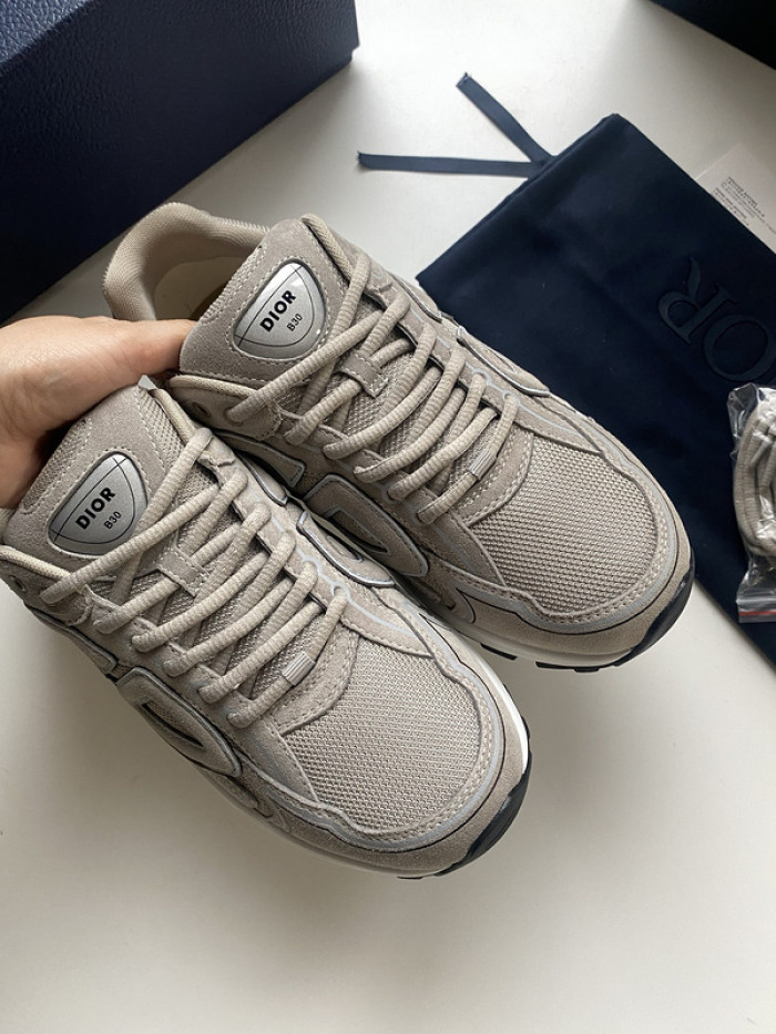 D1OR B30 SNEAKER