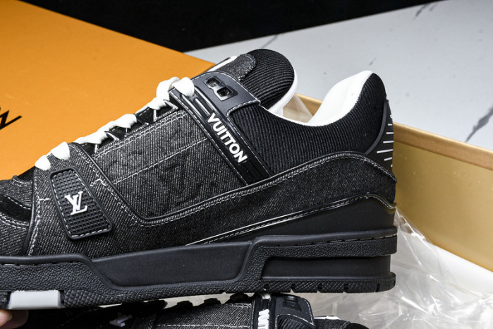 LOU1VTON SNEAKER