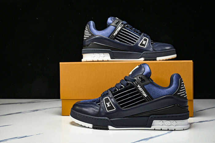 LOU1VTON SNEAKER