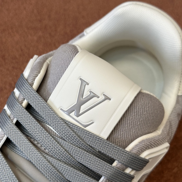 LOU1VTON SNEAKER