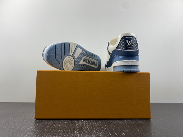 LOU1VTON trainer (EU47)