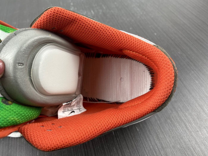 Crushed D.C. x Nike SB Dunk Low DH7782-001