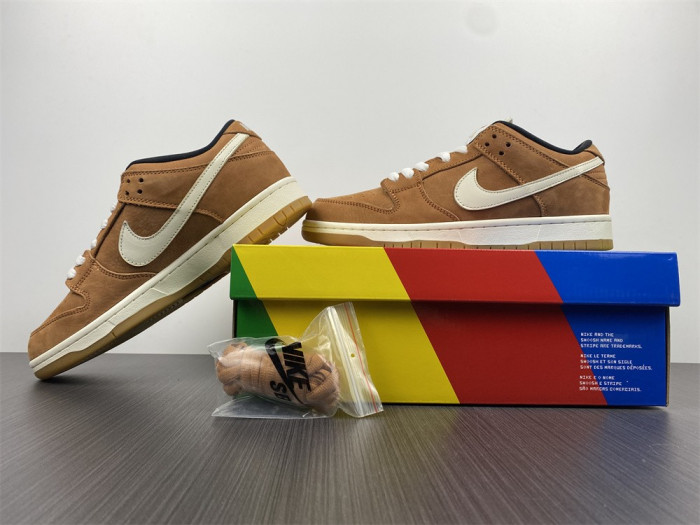 nike sb dunk low pro iso wheat brown white black dh1319-200