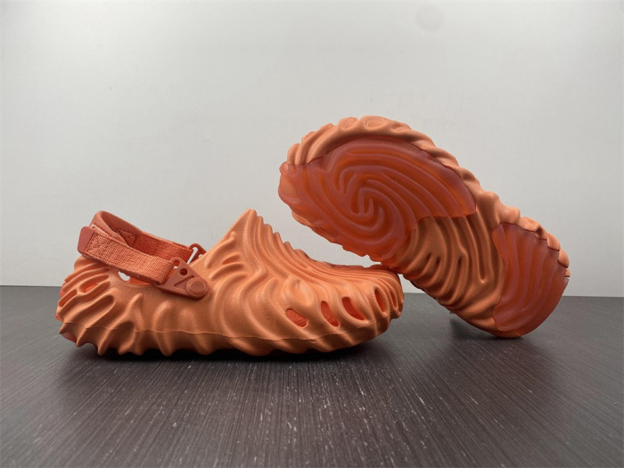 Cr*0*s pollex clog by salehe bembury urchin