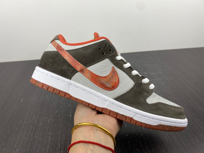 Crushed D.C. x Nike SB Dunk Low DH7782-001