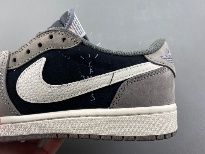 Travis Scott x Air Jordan 1 Low OG DM7866-001