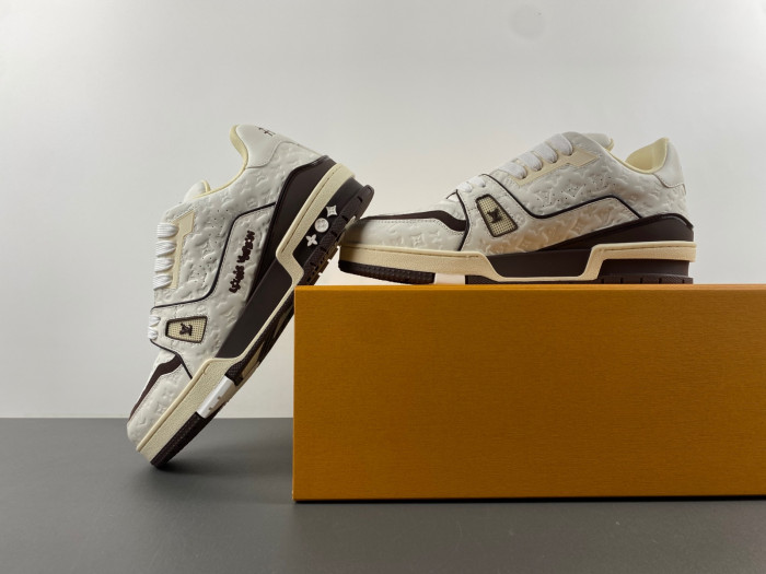 LOU1VTON trainer (EU47)