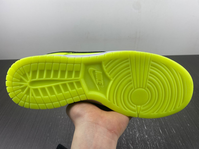 nike dunk low “glow in the dark” fj4610-702