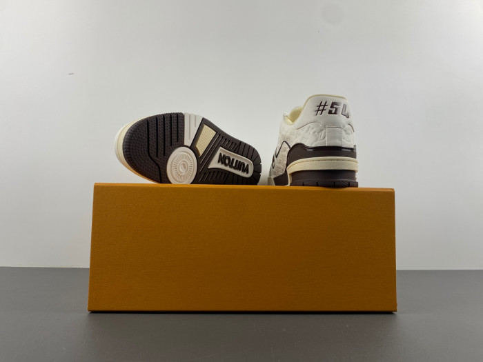 LOU1VTON trainer (EU47)