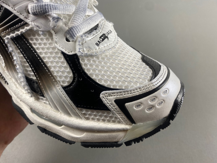 blcg runner sneaker