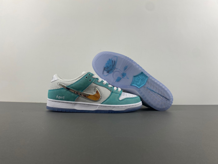 nike sb dunk low april skateboards fd2562-400