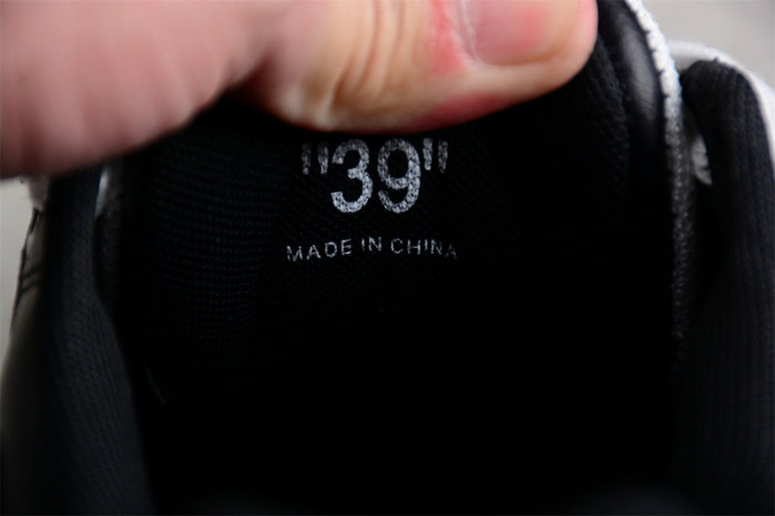 OFF-WHITE Out Of Office