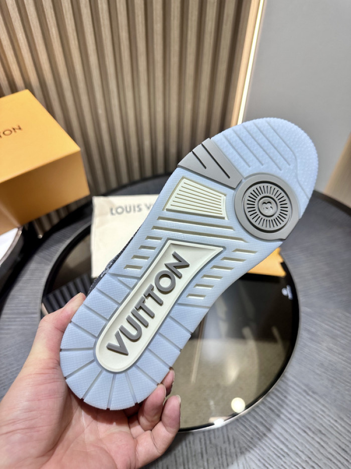 LOU1VTON SNEAKER