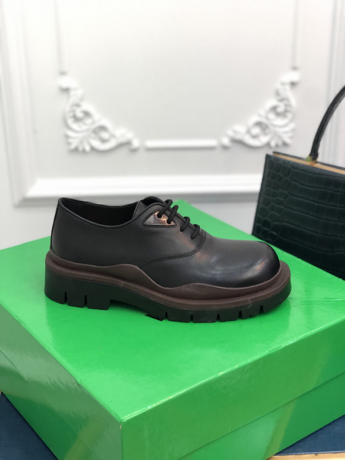 botteg*Ve*ne*ta tire leather ankle boots