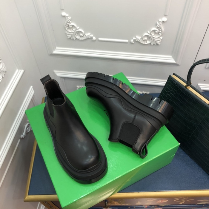 botteg*Ve*ne*ta tire leather ankle boots