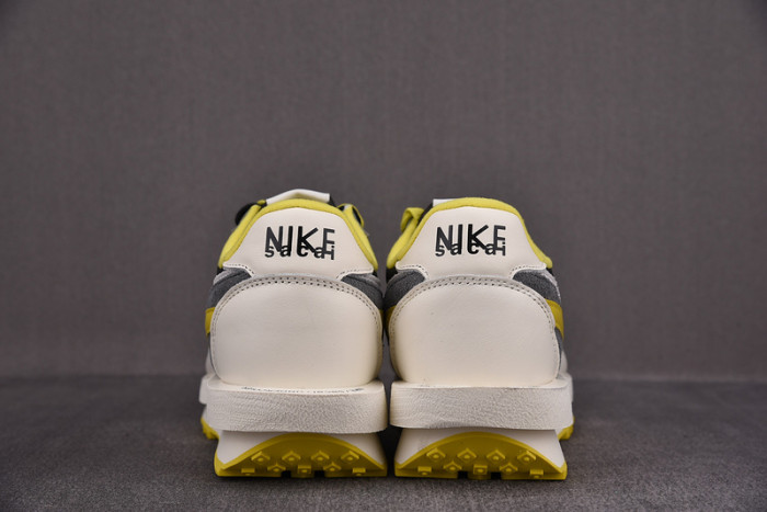 nike vaporwaffle sacai sesame dark iris dd1875-500