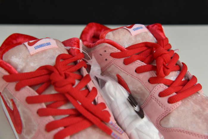 nike sb dunk low pro "strangelove" ct2552-800